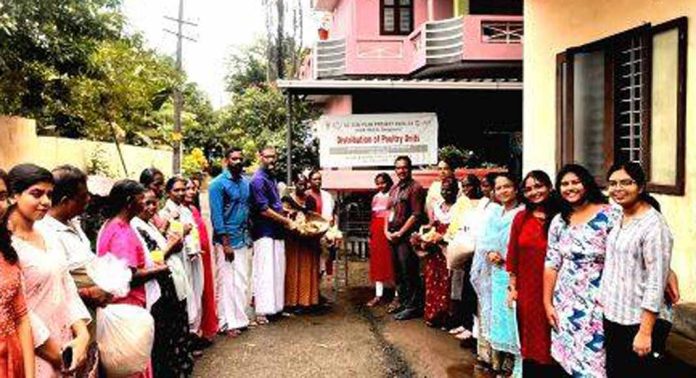 ചെങ്ങമൺ വാർഡിൽ 15 കോഴി വളർത്തൽ യൂണിറ്റുകൾ ചെങ്ങമൺ വാർഡിൽ 15 കോഴി വളർത്തൽ യൂണിറ്റുകൾ