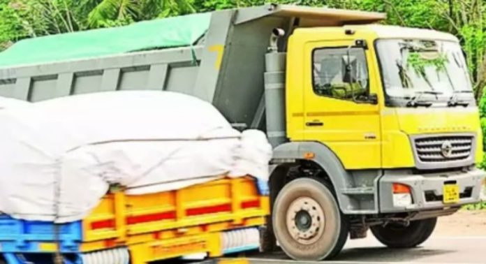 കഴിഞ്ഞ രണ്ട് വർഷത്തിനിടെ സംസ്ഥാനത്ത് ടിപ്പർ ലോറികൾ കവർന്നത് 381 പേരെ കഴിഞ്ഞ രണ്ട് വർഷത്തിനിടെ സംസ്ഥാനത്ത് ടിപ്പർ ലോറികൾ കവർന്നത് 381 പേരെ