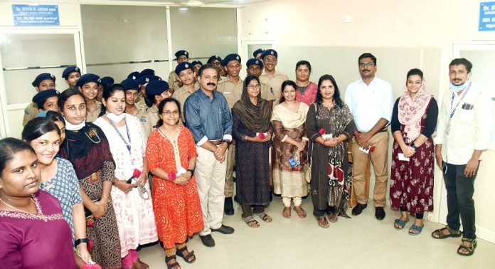 അന്തർദേശീയ ഡോക്ടേഴ്സ് ദിനത്തോടനുബന്ധിച്ച് ഡോക്ടേഴ്സിന് ആദരം അന്തർദേശീയ ഡോക്ടേഴ്സ് ദിനത്തോടനുബന്ധിച്ച് ഡോക്ടേഴ്സിന് ആദരം