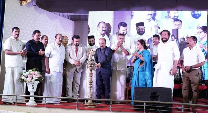 സമൂഹത്തിൻ്റെ ചിന്തകളിലും പുരോഗതിയിലും വ്യക്തമായ സ്വാധീനം ചെലുത്താൻ കഴിയുന്നത് കലാലയങ്ങൾക്കാണെന്ന് കേരള ഹൈക്കോടതി ജഡ്ജി ജസ്റ്റിസ് ജോൺസൺ ജോൺ സമൂഹത്തിൻ്റെ ചിന്തകളിലും പുരോഗതിയിലും വ്യക്തമായ സ്വാധീനം ചെലുത്താൻ കഴിയുന്നത് കലാലയങ്ങൾക്കാണെന്ന് കേരള ഹൈക്കോടതി ജഡ്ജി ജസ്റ്റിസ് ജോൺസൺ ജോൺ