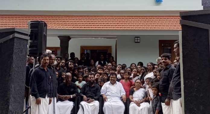 ബി ജെ പിയുടെ തിരഞ്ഞെടുപ്പ് പരാജയം ഭരണഘടനയുടെ ശക്തിതെളിയിച്ചു : കൊടിക്കുന്നില് സുരേഷ് എം പി ബി ജെ പിയുടെ തിരഞ്ഞെടുപ്പ് പരാജയം ഭരണഘടനയുടെ ശക്തിതെളിയിച്ചു : കൊടിക്കുന്നില് സുരേഷ് എം പി