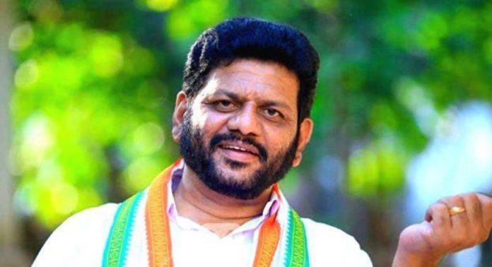 എകെ ബാലന്റെ കോങ്ങാട്-മലമ്പുഴ ഡീല് പരാമർശത്തില് മറുപടിയുമായി വികെ ശ്രീകണ്ഠൻ എംപി എകെ ബാലന്റെ കോങ്ങാട്-മലമ്പുഴ ഡീല് പരാമർശത്തില് മറുപടിയുമായി വികെ ശ്രീകണ്ഠൻ എംപി