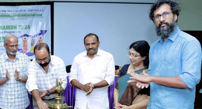 മാനവികത ഉയർത്തിപ്പിടിക്കുന്നതിനാവണം വിദ്യാഭ്യാസം ; ഡോ. സി എം ശ്രീജിത്ത് മാനവികത ഉയർത്തിപ്പിടിക്കുന്നതിനാവണം വിദ്യാഭ്യാസം ; ഡോ. സി എം ശ്രീജിത്ത്