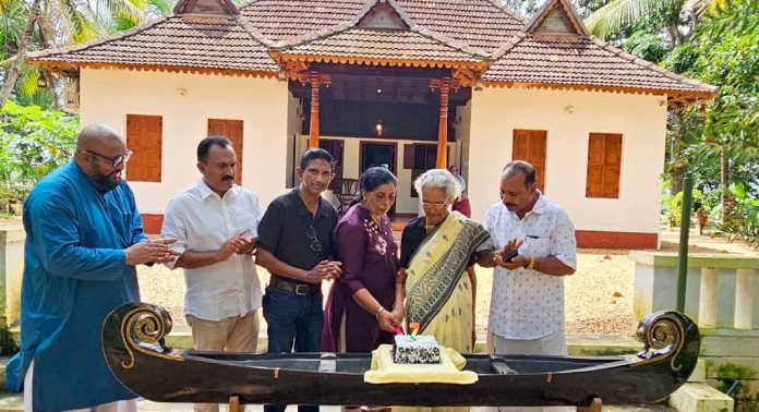നെഹ്രു ട്രോഫി ജലോത്സവം ; പരിശീലനത്തിനായി ഷോട്ട് പുളിക്കത്ര നീരണിയൽ നടന്നു നെഹ്രു ട്രോഫി ജലോത്സവം ; പരിശീലനത്തിനായി ഷോട്ട് പുളിക്കത്ര നീരണിയൽ നടന്നു
