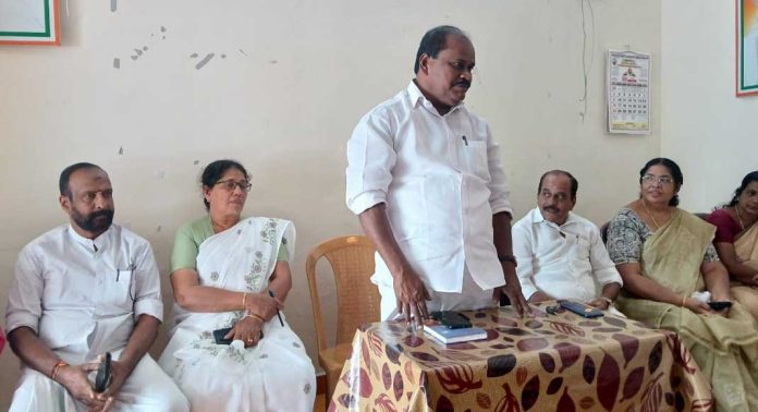 ഇളകൊള്ളൂർ ഉപതെരഞ്ഞെടുപ്പ് ; കോൺഗ്രസ് ഒരുക്കങ്ങൾ തുടങ്ങി ഇളകൊള്ളൂർ ഉപതെരഞ്ഞെടുപ്പ് ; കോൺഗ്രസ് ഒരുക്കങ്ങൾ തുടങ്ങി