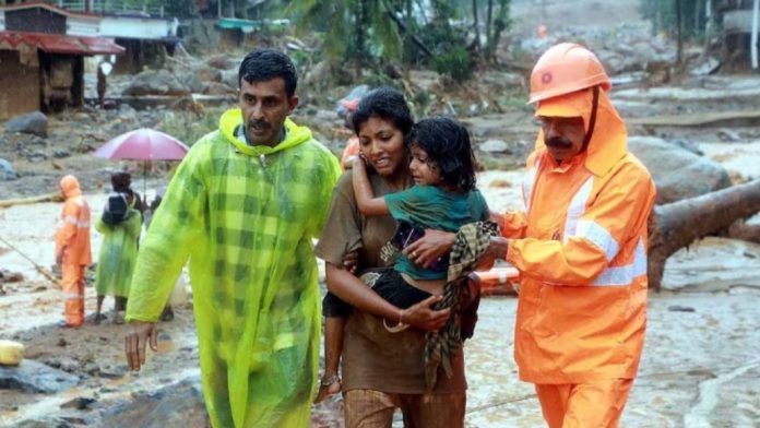 ഒരു ഗ്രാമം ഒന്നാകെ ഒഴുകിപ്പോയി ; ഉറ്റവർക്കായി വിങ്ങിപ്പൊട്ടി നാട് ഒരു ഗ്രാമം ഒന്നാകെ ഒഴുകിപ്പോയി ; ഉറ്റവർക്കായി വിങ്ങിപ്പൊട്ടി നാട്