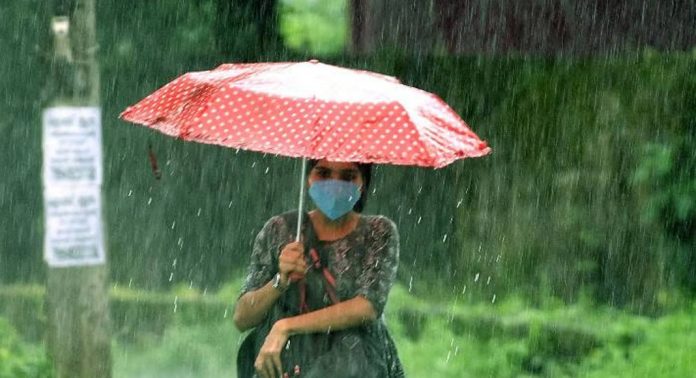 സംസ്ഥാനത്ത് മഴ മുന്നറിയിപ്പില് മാറ്റം ; ബുധനാഴ്ച വരെ ശക്തമായ മഴ; ഇന്ന് നാലു ജില്ലകളില് ഓറഞ്ച് അലര്ട്ട് സംസ്ഥാനത്ത് മഴ മുന്നറിയിപ്പില് മാറ്റം ; ബുധനാഴ്ച വരെ ശക്തമായ മഴ; ഇന്ന് നാലു ജില്ലകളില് ഓറഞ്ച് അലര്ട്ട്