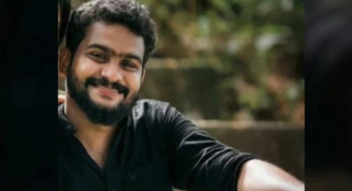 മലപ്പുറത്ത് നവവരന് വിവാഹദിവസം ജീവനൊടുക്കിയ നിലയില് മലപ്പുറത്ത് നവവരന് വിവാഹദിവസം ജീവനൊടുക്കിയ നിലയില്