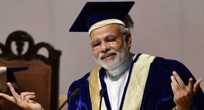ബിരുദദാന ചടങ്ങില് ഇന്ത്യന് വസ്ത്രങ്ങള് മതിയെന്ന് കേന്ദ്രസര്ക്കാര് ബിരുദദാന ചടങ്ങില് ഇന്ത്യന് വസ്ത്രങ്ങള് മതിയെന്ന് കേന്ദ്രസര്ക്കാര്