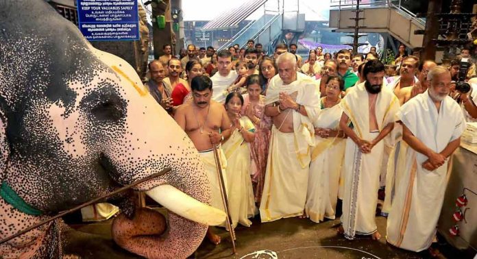 പത്തുലക്ഷം രൂപയുടെ വഴിപാട് ; ഗുരുവായൂര് ക്ഷേത്രത്തില് ആനയെ പ്രതീകാത്മകമായി നടയിരുത്തി പത്തുലക്ഷം രൂപയുടെ വഴിപാട് ; ഗുരുവായൂര് ക്ഷേത്രത്തില് ആനയെ പ്രതീകാത്മകമായി നടയിരുത്തി