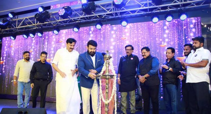 ഇടവേളകളില്ലാതെ ഇന്ത്യൻ ടീമിൽ ഇനി മലയാളികളുടെ സാന്നിധ്യമുണ്ടാകുമെന്ന് മോഹന്ലാല് ഇടവേളകളില്ലാതെ ഇന്ത്യൻ ടീമിൽ ഇനി മലയാളികളുടെ സാന്നിധ്യമുണ്ടാകുമെന്ന് മോഹന്ലാല്