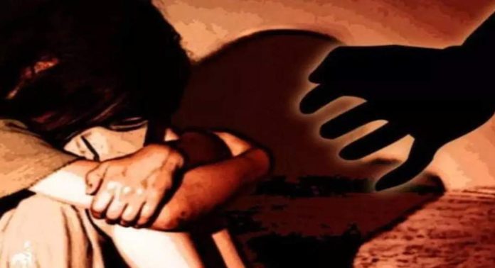 നാല് വയസുള്ള രണ്ട് പെണ്കുട്ടികളെ പീഡിപ്പിച്ചു ; പ്രത്യേക അന്വേഷണ സംഘത്തെ നിയമിച്ചു നാല് വയസുള്ള രണ്ട് പെണ്കുട്ടികളെ പീഡിപ്പിച്ചു ; പ്രത്യേക അന്വേഷണ സംഘത്തെ നിയമിച്ചു