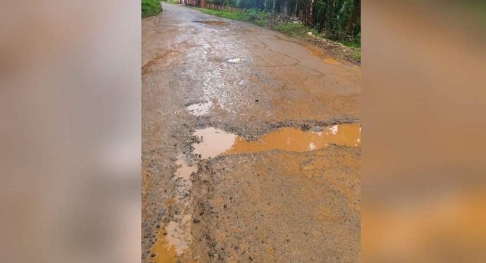 കോന്നി കുമ്മണ്ണൂർ വയക്കര റോഡ് സഞ്ചാരയോഗ്യമാക്കണമെന്ന ആവശ്യവുമായി പ്രദേശവാസികൾ കോന്നി കുമ്മണ്ണൂർ വയക്കര റോഡ് സഞ്ചാരയോഗ്യമാക്കണമെന്ന ആവശ്യവുമായി പ്രദേശവാസികൾ