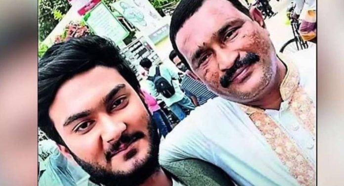 ആഭ്യന്തര കലാപം രൂക്ഷം ; ബംഗ്ലാദേശില് നടന് ഷാന്റോ ഖാനേയും പിതാവിനെയും ആള്ക്കൂട്ടം മര്ദിച്ചു കൊലപ്പെടുത്തി ആഭ്യന്തര കലാപം രൂക്ഷം ; ബംഗ്ലാദേശില് നടന് ഷാന്റോ ഖാനേയും പിതാവിനെയും ആള്ക്കൂട്ടം മര്ദിച്ചു കൊലപ്പെടുത്തി
