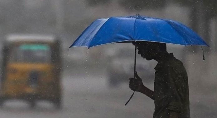 സംസ്ഥാനത്തെ മഴ മുന്നറിയിപ്പില് വീണ്ടും മാറ്റം ; അഞ്ച് ദിവസം മഴ കനക്കും ; ഇന്ന് എട്ട് ജില്ലകളില് ഓറഞ്ച് അലർട്ട് സംസ്ഥാനത്തെ മഴ മുന്നറിയിപ്പില് വീണ്ടും മാറ്റം ; അഞ്ച് ദിവസം മഴ കനക്കും ; ഇന്ന് എട്ട് ജില്ലകളില് ഓറഞ്ച് അലർട്ട്