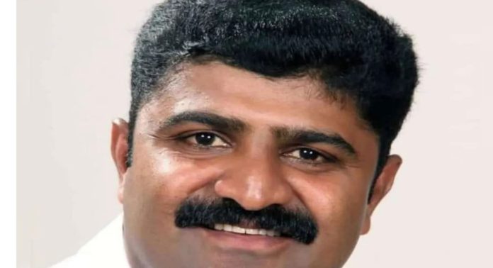 കോട്ടയം ഡിസിസി ജനറൽ സെക്രട്ടറി ജോബോയ് ജോർജ് നിര്യാതനായി ; അന്ത്യം പച്ചക്കറി വാങ്ങുന്നതിനിടെ കുഴഞ്ഞ് വീണ് കോട്ടയം ഡിസിസി ജനറൽ സെക്രട്ടറി ജോബോയ് ജോർജ് നിര്യാതനായി ; അന്ത്യം പച്ചക്കറി വാങ്ങുന്നതിനിടെ കുഴഞ്ഞ് വീണ്
