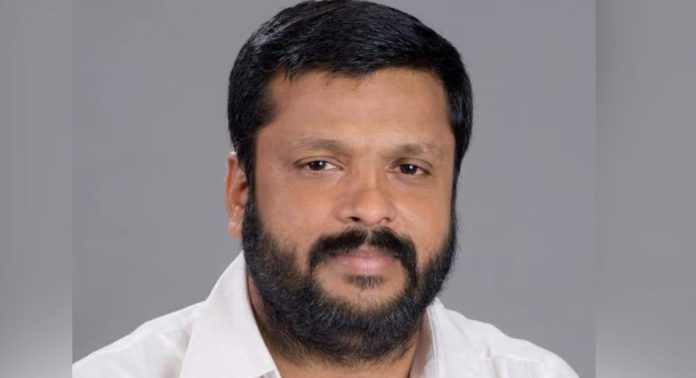 നിക്ഷേപ തട്ടിപ്പ് : കെപിസിസി സെക്രട്ടറി സി എസ് ശ്രീനിവാസൻ ക്രൈംബ്രാഞ്ച് കസ്റ്റഡിയിൽ നിക്ഷേപ തട്ടിപ്പ് : കെപിസിസി സെക്രട്ടറി സി എസ് ശ്രീനിവാസൻ ക്രൈംബ്രാഞ്ച് കസ്റ്റഡിയിൽ