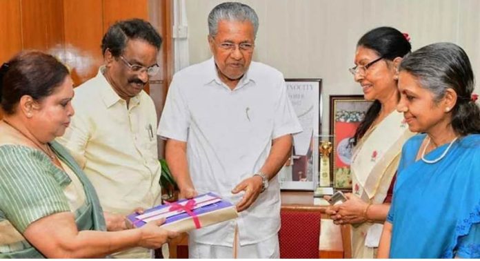 ഹേമാ കമ്മിറ്റി റിപ്പോർട്ടിൽ നടപടി സ്വീകരിക്കണം : യൂത്ത് കോൺഗ്രസ് ഹേമാ കമ്മിറ്റി റിപ്പോർട്ടിൽ നടപടി സ്വീകരിക്കണം : യൂത്ത് കോൺഗ്രസ്