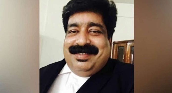ലൈംഗികാരോപണം; അഡ്വ . വിഎസ് ചന്ദ്രശേഖറിന്റെ അറസ്റ്റ് തടഞ്ഞ് കോടതി ലൈംഗികാരോപണം; അഡ്വ . വിഎസ് ചന്ദ്രശേഖറിന്റെ അറസ്റ്റ് തടഞ്ഞ് കോടതി
