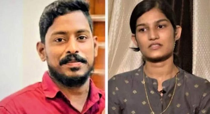 അർജുന്റെ കുടുംബം നാളെ സിദ്ധരാമയ്യയുമായും ഡി കെ ശിവകുമാറുമായും കൂടിക്കാഴ്ച്ച നടത്തും അർജുന്റെ കുടുംബം നാളെ സിദ്ധരാമയ്യയുമായും ഡി കെ ശിവകുമാറുമായും കൂടിക്കാഴ്ച്ച നടത്തും