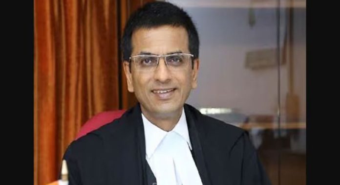 സുപ്രീംകോടതി ചീഫ് ജസ്റ്റിസ് ഡിവൈ ചന്ദ്രചൂഡ് രണ്ടു ദിവസത്തെ സന്ദര്ശനത്തിനായി നാളെ കേരളത്തിലെത്തും സുപ്രീംകോടതി ചീഫ് ജസ്റ്റിസ് ഡിവൈ ചന്ദ്രചൂഡ് രണ്ടു ദിവസത്തെ സന്ദര്ശനത്തിനായി നാളെ കേരളത്തിലെത്തും