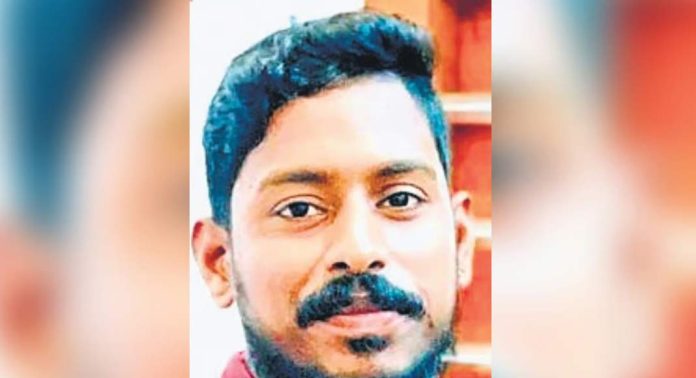 അർജുനെ കണ്ടെത്താൻ ഡ്രഡ്ജർ എത്തിക്കുമെന്ന് കർണാടക സർക്കാർ അർജുനെ കണ്ടെത്താൻ ഡ്രഡ്ജർ എത്തിക്കുമെന്ന് കർണാടക സർക്കാർ