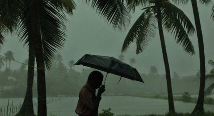 സംസ്ഥാനത്ത് മഴ മുന്നറിയിപ്പില് മാറ്റം ; തീവ്രമഴ വടക്കന് ജില്ലകളില് മാത്രം ; മൂന്നിടത്ത് ഓറഞ്ച് അലര്ട്ട് സംസ്ഥാനത്ത് മഴ മുന്നറിയിപ്പില് മാറ്റം ; തീവ്രമഴ വടക്കന് ജില്ലകളില് മാത്രം ; മൂന്നിടത്ത് ഓറഞ്ച് അലര്ട്ട്