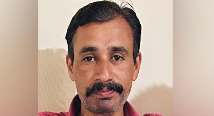 കുഴി കണ്ട് ബൈക്ക് വെട്ടിച്ചു ; വിമുക്ത ഭടൻ ബസ് കയറി മരിച്ചു കുഴി കണ്ട് ബൈക്ക് വെട്ടിച്ചു ; വിമുക്ത ഭടൻ ബസ് കയറി മരിച്ചു