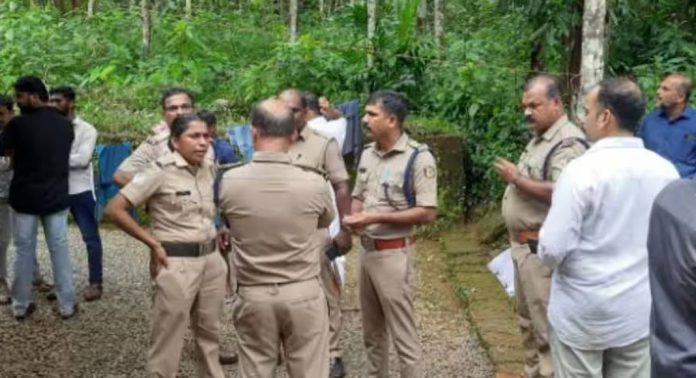കണ്ണൂരിൽ ഭാര്യയെയും ഭാര്യാമാതാവിനെയും വെട്ടിക്കൊന്നു കണ്ണൂരിൽ ഭാര്യയെയും ഭാര്യാമാതാവിനെയും വെട്ടിക്കൊന്നു
