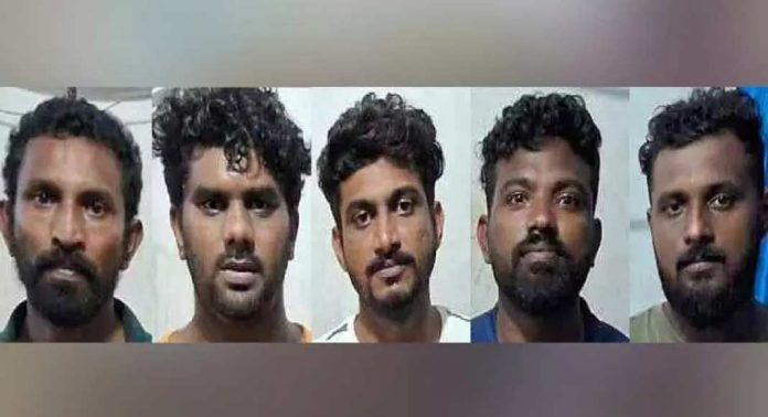 സ്വര്ണക്കടത്ത് ; യുവാവിനെ തട്ടിക്കൊണ്ടുപോയ സംഘം അറസ്റ്റില് സ്വര്ണക്കടത്ത് ; യുവാവിനെ തട്ടിക്കൊണ്ടുപോയ സംഘം അറസ്റ്റില്