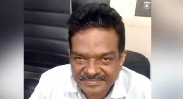വിദേശത്ത് ജോലി വാഗ്ദാനം ചെയ്ത് പണം തട്ടിയ ട്രാവൽസ് ഉടമ അറസ്റ്റിൽ വിദേശത്ത് ജോലി വാഗ്ദാനം ചെയ്ത് പണം തട്ടിയ ട്രാവൽസ് ഉടമ അറസ്റ്റിൽ