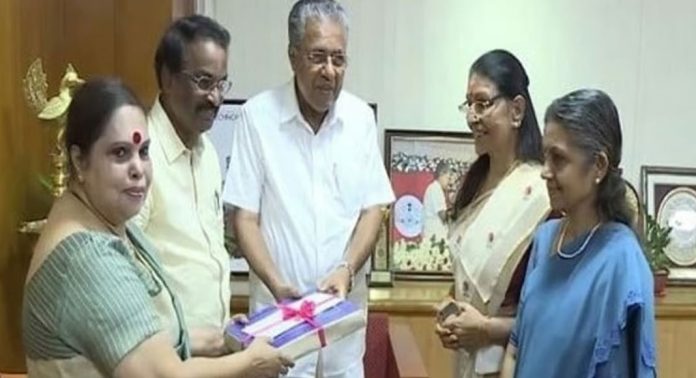 മലയാള സിനിമാ മേഖലയിൽ മദ്യം, മയക്കുമരുന്ന്, ലൈംഗിക ചൂഷണം ; വഴങ്ങാത്തവരെ ഒഴിവാക്കുന്നു ; ഹേമ കമ്മിറ്റി റിപ്പോര്ട്ടിലുള്ളത് നടുക്കുന്ന സത്യങ്ങള് മലയാള സിനിമാ മേഖലയിൽ മദ്യം, മയക്കുമരുന്ന്, ലൈംഗിക ചൂഷണം ; വഴങ്ങാത്തവരെ ഒഴിവാക്കുന്നു ; ഹേമ കമ്മിറ്റി റിപ്പോര്ട്ടിലുള്ളത് നടുക്കുന്ന സത്യങ്ങള്