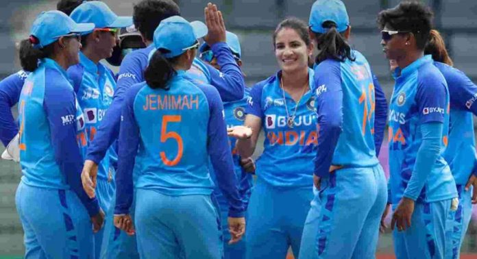വനിതാ ടി20 ലോകകപ്പിനുള്ള ഇന്ത്യന് ടീമിനെ പ്രഖ്യാപിച്ചു വനിതാ ടി20 ലോകകപ്പിനുള്ള ഇന്ത്യന് ടീമിനെ പ്രഖ്യാപിച്ചു