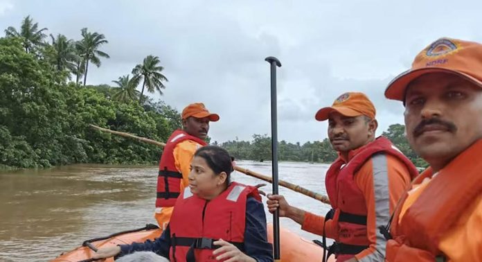 ഗുജറാത്തിൽ വെള്ളപ്പൊക്കം രൂക്ഷം : 15 മരണം ഗുജറാത്തിൽ വെള്ളപ്പൊക്കം രൂക്ഷം : 15 മരണം