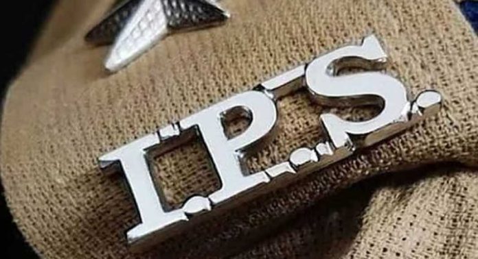 സംസ്ഥാനത്ത് ഐപിഎസ് തലപ്പത്ത് അഴിച്ചുപണി ; ഏഴ് എസ്പിമാർക്കും രണ്ട് കമ്മീഷണർമാർക്കും സ്ഥലംമാറ്റം സംസ്ഥാനത്ത് ഐപിഎസ് തലപ്പത്ത് അഴിച്ചുപണി ; ഏഴ് എസ്പിമാർക്കും രണ്ട് കമ്മീഷണർമാർക്കും സ്ഥലംമാറ്റം