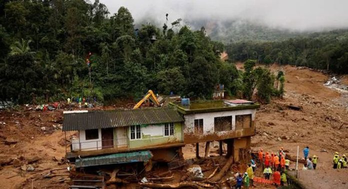 വയനാട് ഉരുൾപൊട്ടലിൽ കാണാതായ 138 പേരുടെയും പട്ടിക സർക്കാർ പുറത്ത് വിട്ടു വയനാട് ഉരുൾപൊട്ടലിൽ കാണാതായ 138 പേരുടെയും പട്ടിക സർക്കാർ പുറത്ത് വിട്ടു
