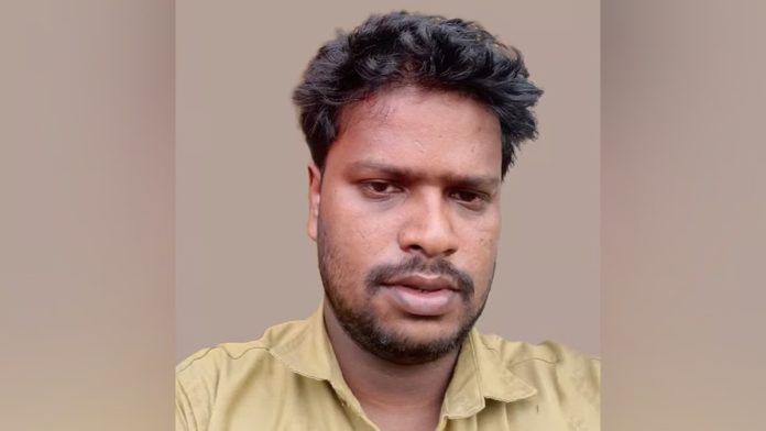 സ്റ്റേഷനിലേക്ക് ഫോൺ വിളിച്ച് അസഭ്യം പറച്ചിൽ ; അന്വേഷിക്കാനെത്തിയ പോലീസുകാർക്ക് നേരെ പെപ്പർ സ്പ്രേ പ്രയോഗം നടത്തിയ യുവാവ് പിടിയിൽ സ്റ്റേഷനിലേക്ക് ഫോൺ വിളിച്ച് അസഭ്യം പറച്ചിൽ ; അന്വേഷിക്കാനെത്തിയ പോലീസുകാർക്ക് നേരെ പെപ്പർ സ്പ്രേ പ്രയോഗം നടത്തിയ യുവാവ് പിടിയിൽ