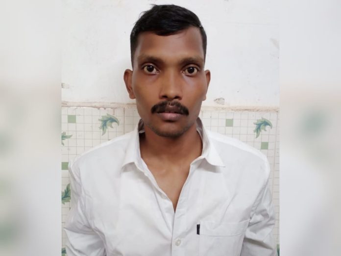 മുക്കുപണ്ടം പണയം വച്ച് പണം തട്ടിയ കേസിൽ ഒരാള് കൂടി അറസ്റ്റിൽ മുക്കുപണ്ടം പണയം വച്ച് പണം തട്ടിയ കേസിൽ ഒരാള് കൂടി അറസ്റ്റിൽ