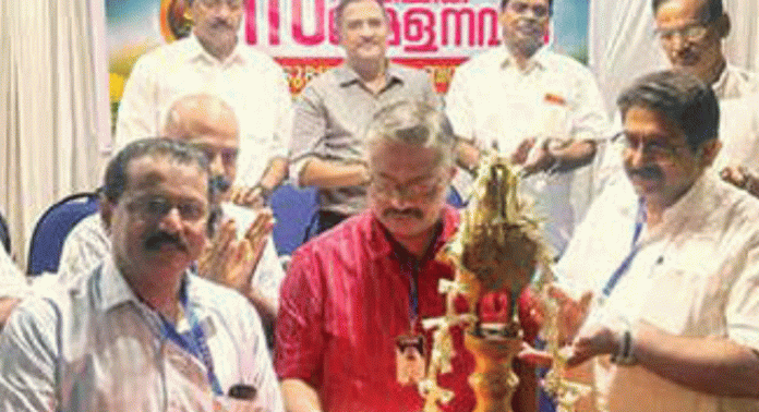 ഓൾ കേരള പ്രൈവറ്റ് ബാങ്കേഴ്സ് അസോസിയേഷന്റെ നേതൃത്വത്തിൽ അടൂർ താലൂക്ക് സമ്മേളനവും കുടുംബ സംഗമവും നടന്നു ഓൾ കേരള പ്രൈവറ്റ് ബാങ്കേഴ്സ് അസോസിയേഷന്റെ നേതൃത്വത്തിൽ അടൂർ താലൂക്ക് സമ്മേളനവും കുടുംബ സംഗമവും നടന്നു