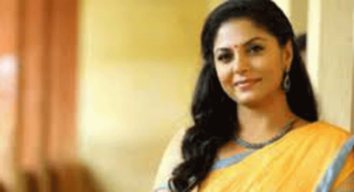 നടൻ സിദ്ധിഖ് മോശമായി പെരുമാറിയെന്ന പ്രചാരണത്തില് വിശദീകരണവുമായി മലയാള സിനിമാ നടി ആശാ ശരത്ത് നടൻ സിദ്ധിഖ് മോശമായി പെരുമാറിയെന്ന പ്രചാരണത്തില് വിശദീകരണവുമായി മലയാള സിനിമാ നടി ആശാ ശരത്ത്