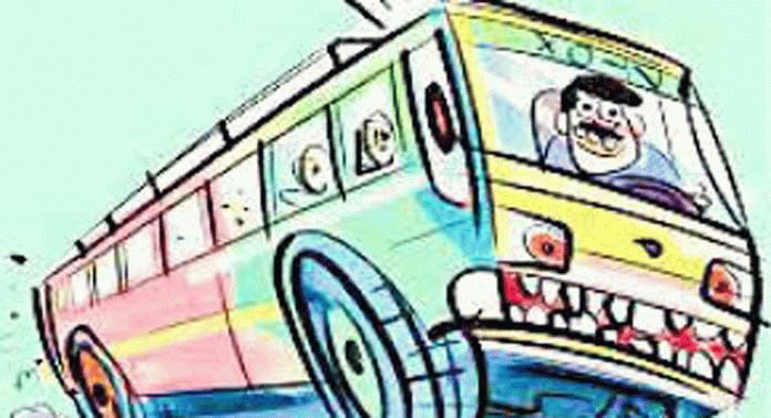 തിരുവല്ല – മല്ലപ്പള്ളി റൂട്ടിൽ യാത്രക്കാരെ ഭീതിയിലാക്കി സ്വകാര്യ ബസുകളുടെ മത്സരയോട്ടം തിരുവല്ല – മല്ലപ്പള്ളി റൂട്ടിൽ യാത്രക്കാരെ ഭീതിയിലാക്കി സ്വകാര്യ ബസുകളുടെ മത്സരയോട്ടം