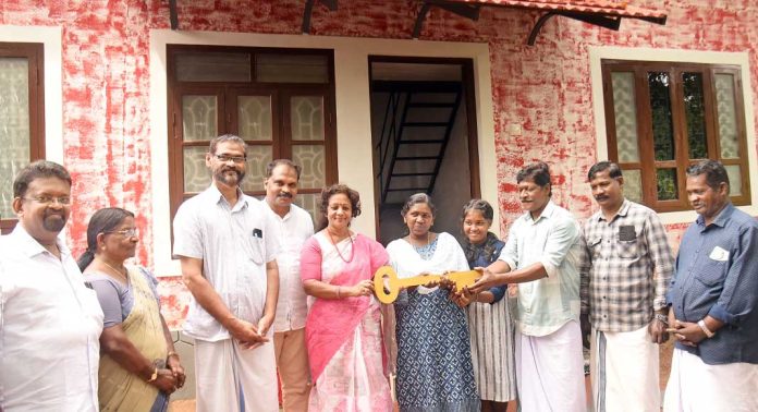 ഡോ.എം .എസ്. സുനിലിന്റെ 316 -മത് സ്നേഹഭവനം ബീന ജോർജിനും കുടുംബത്തിനും ഡോ.എം .എസ്. സുനിലിന്റെ 316 -മത് സ്നേഹഭവനം ബീന ജോർജിനും കുടുംബത്തിനും