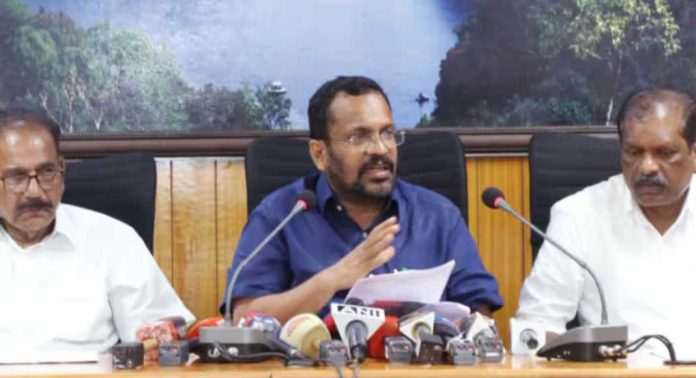 വയനാട്ടിലെ ഉരുള്പൊട്ടൽ ദുരന്തബാധിതര്ക്കുള്ള അടിയന്തിര ധനസഹായം ഇന്ന് മുതല് നല്കി തുടങ്ങി ; മന്ത്രി കെ രാജൻ വയനാട്ടിലെ ഉരുള്പൊട്ടൽ ദുരന്തബാധിതര്ക്കുള്ള അടിയന്തിര ധനസഹായം ഇന്ന് മുതല് നല്കി തുടങ്ങി ; മന്ത്രി കെ രാജൻ