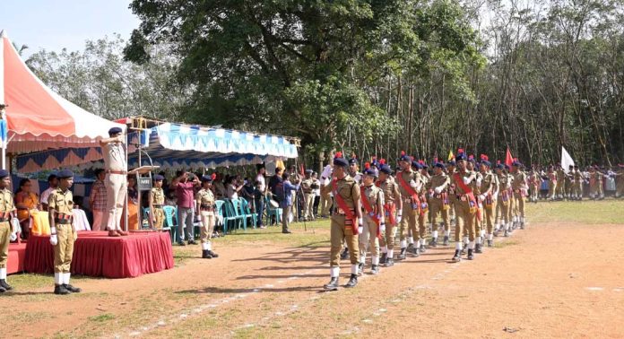 സംയുക്ത പാസിംഗ് ഔട്ട് പരേഡ് സംഘടിപ്പിച്ചു സംയുക്ത പാസിംഗ് ഔട്ട് പരേഡ് സംഘടിപ്പിച്ചു