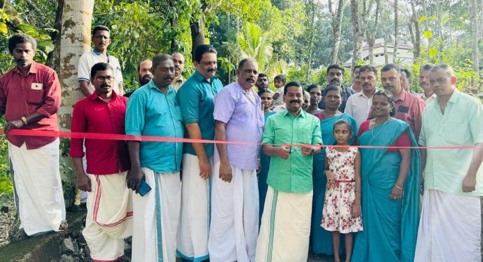 ചെറുകോൽ പഞ്ചായത്തിലെ മഠത്തിലേത്തുപടി – കൊച്ചേത്തുപടി റോഡിൻ്റെ ഉദ്ഘാടനം നടത്തി ചെറുകോൽ പഞ്ചായത്തിലെ മഠത്തിലേത്തുപടി – കൊച്ചേത്തുപടി റോഡിൻ്റെ ഉദ്ഘാടനം നടത്തി
