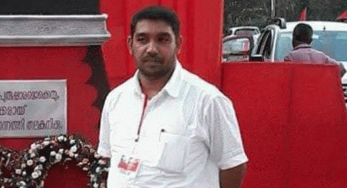 വിവാദ ഫേസ്ബുക്ക് പോസ്റ്റ് : സി.പി.എം ഏരിയ കമ്മറ്റി അംഗത്തെ തരംതാഴ്ത്തി വിവാദ ഫേസ്ബുക്ക് പോസ്റ്റ് : സി.പി.എം ഏരിയ കമ്മറ്റി അംഗത്തെ തരംതാഴ്ത്തി