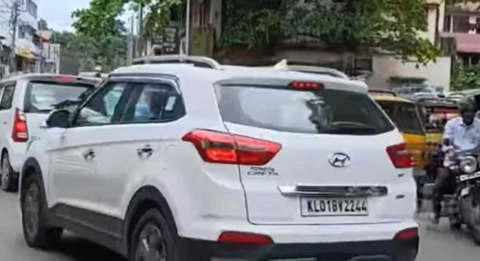 റാന്നി ഇട്ടിയപ്പാറ ടൗണിൽ വരുത്തിയ ട്രാഫിക് പരിഷ്കരണം പാളി റാന്നി ഇട്ടിയപ്പാറ ടൗണിൽ വരുത്തിയ ട്രാഫിക് പരിഷ്കരണം പാളി