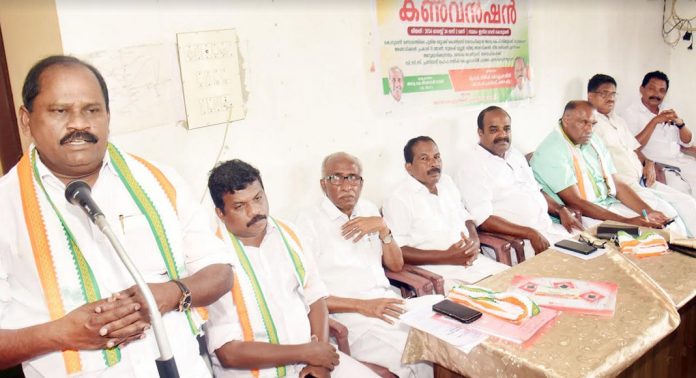 സി.പി.എമ്മിന്റെത് ഹീനവും പരിഹാസ്യവുമായ നടപടി : പ്രൊഫ. സതീഷ് കൊച്ചുപറമ്പില് സി.പി.എമ്മിന്റെത് ഹീനവും പരിഹാസ്യവുമായ നടപടി : പ്രൊഫ. സതീഷ് കൊച്ചുപറമ്പില്