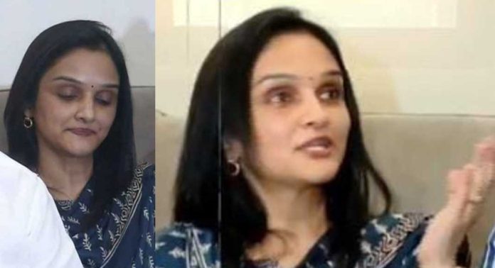 ഇന്നേവരെ എന്നോട് ആരും മോശമായി പെരുമാറിയിട്ടുമില്ല, കതകിൽ വന്ന് മുട്ടിയിട്ടുമില്ല ; നടി ജോമോൾ ഇന്നേവരെ എന്നോട് ആരും മോശമായി പെരുമാറിയിട്ടുമില്ല, കതകിൽ വന്ന് മുട്ടിയിട്ടുമില്ല ; നടി ജോമോൾ