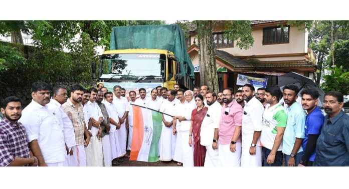 വയനാടിന്റെ ദുഃഖം കേരളം ഏറ്റെടുക്കും : പ്രൊഫ. പി.ജെ കുര്യന് വയനാടിന്റെ ദുഃഖം കേരളം ഏറ്റെടുക്കും : പ്രൊഫ. പി.ജെ കുര്യന്